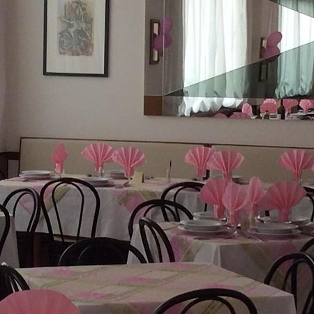 Hotel Granada Cattolica Buitenkant foto