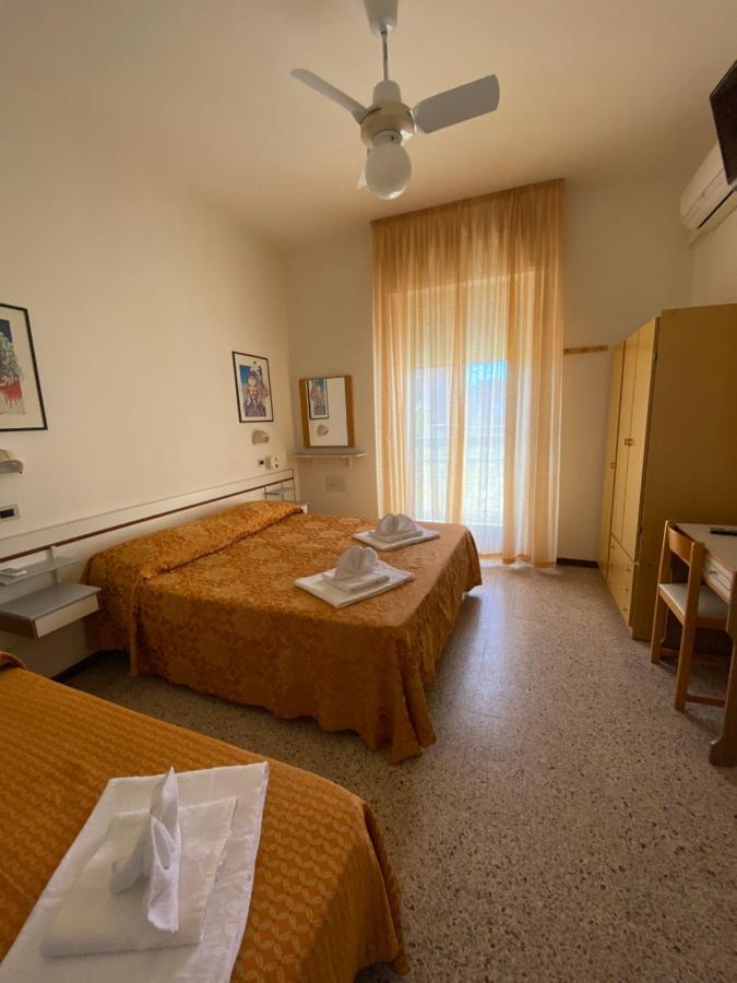 Hotel Granada Cattolica Buitenkant foto