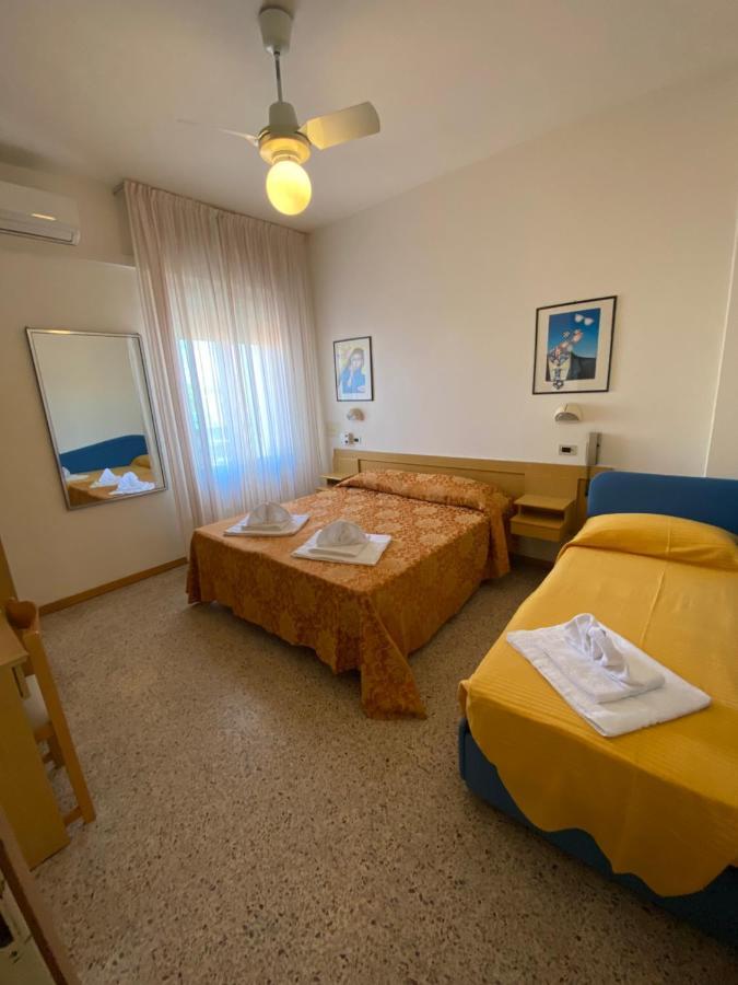 Hotel Granada Cattolica Buitenkant foto