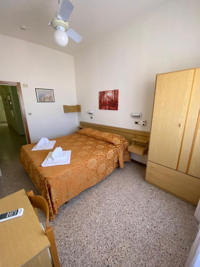 Hotel Granada Cattolica Buitenkant foto