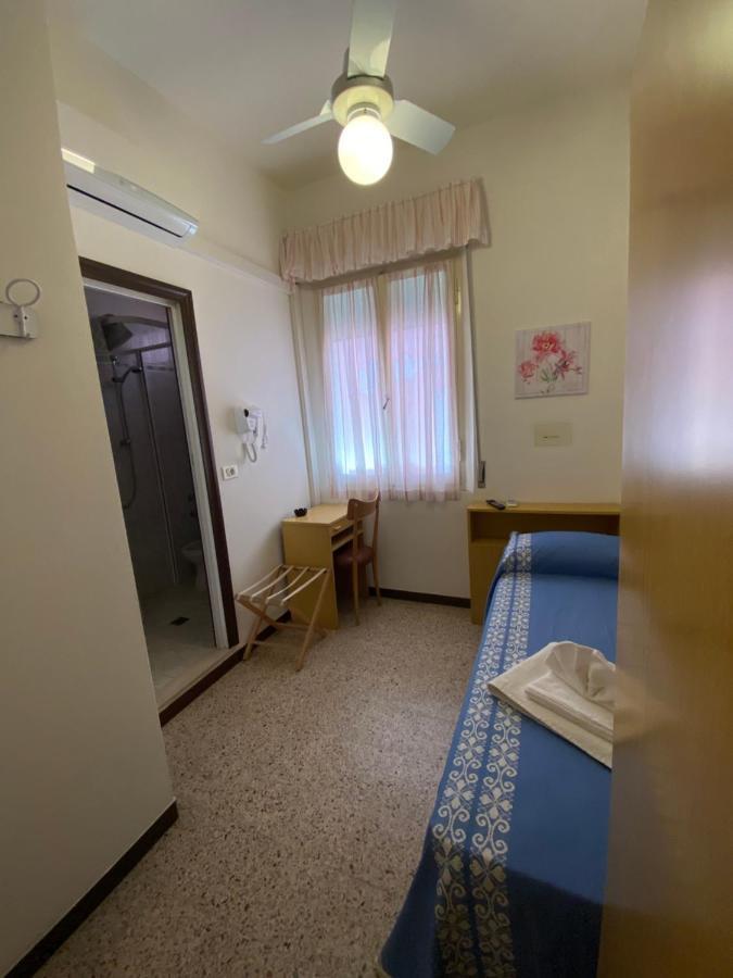 Hotel Granada Cattolica Buitenkant foto