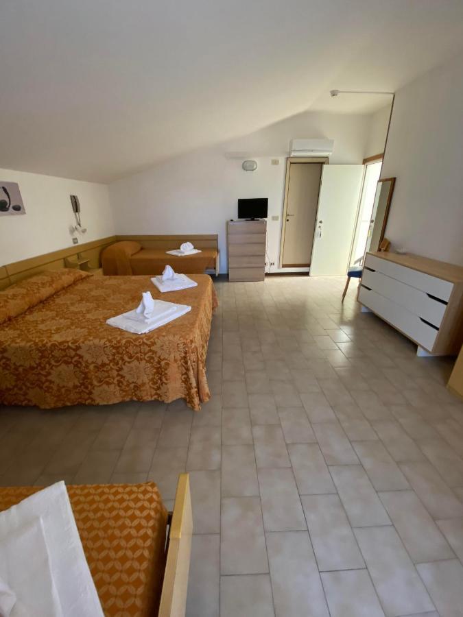 Hotel Granada Cattolica Buitenkant foto