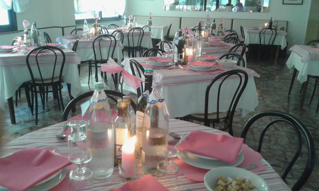 Hotel Granada Cattolica Buitenkant foto