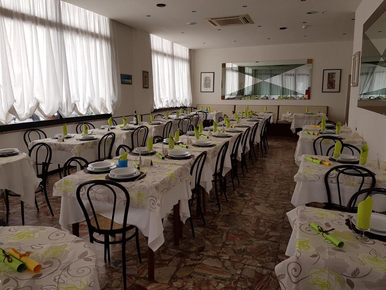 Hotel Granada Cattolica Buitenkant foto