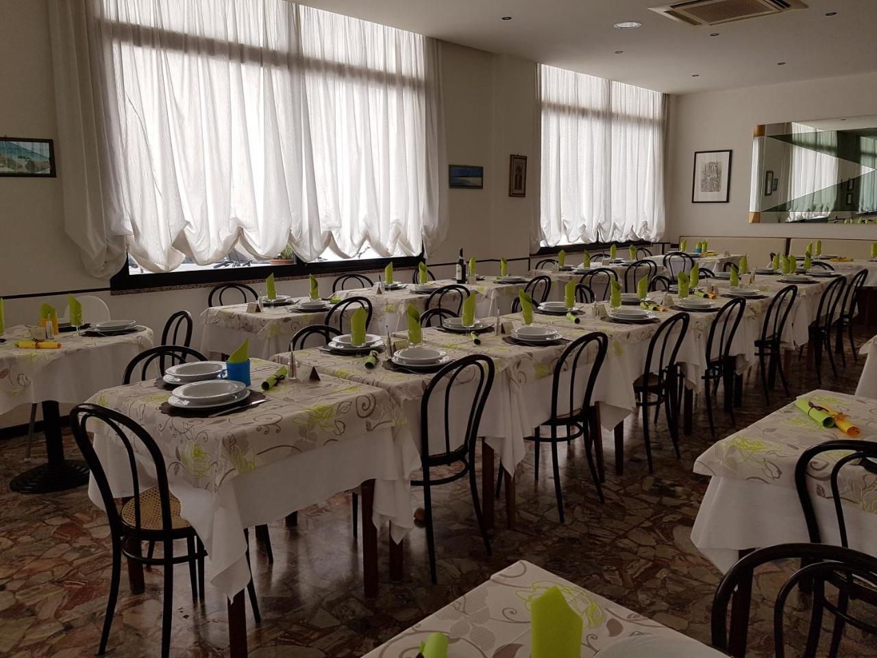 Hotel Granada Cattolica Buitenkant foto