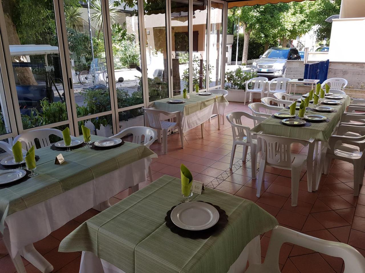 Hotel Granada Cattolica Buitenkant foto
