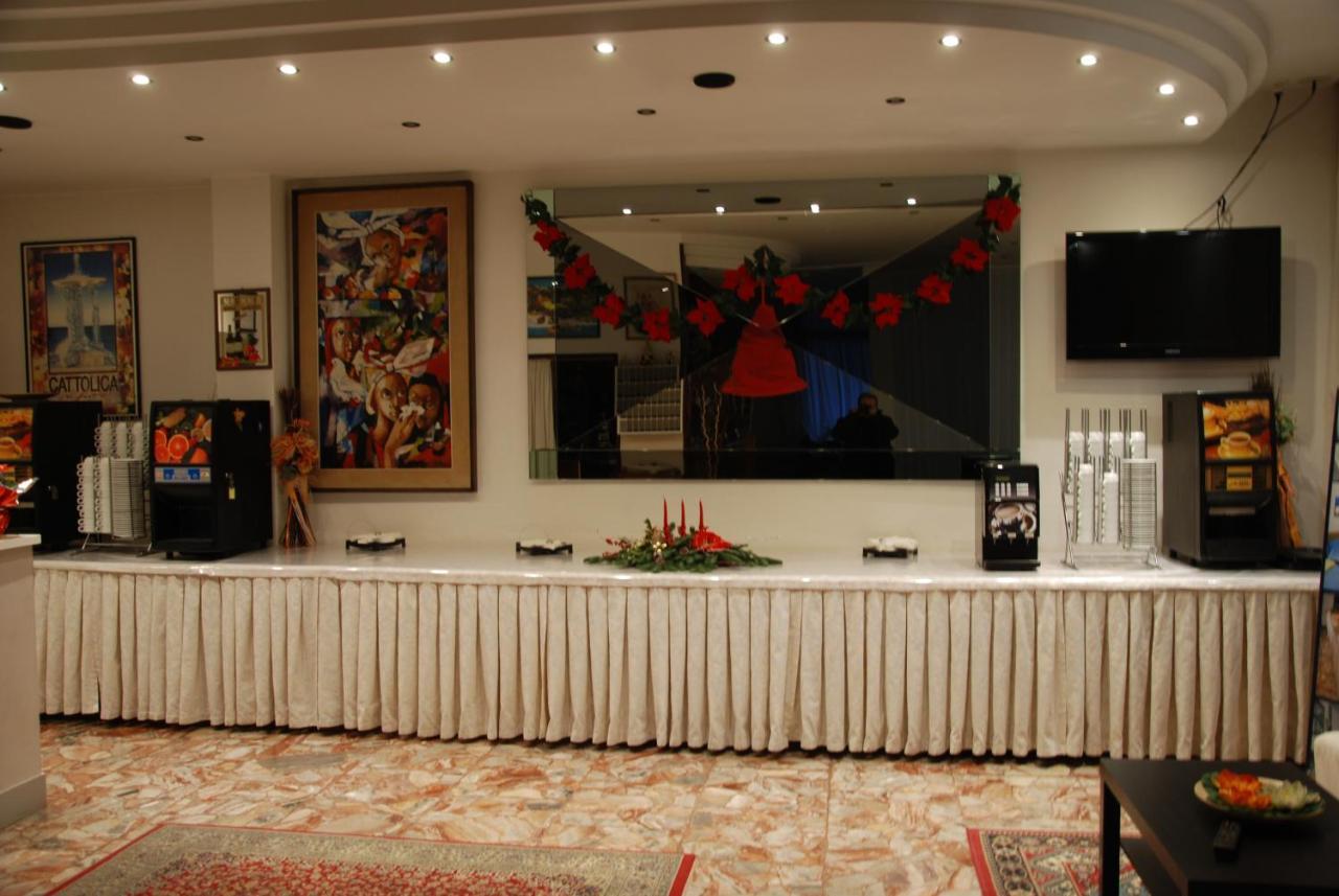 Hotel Granada Cattolica Buitenkant foto